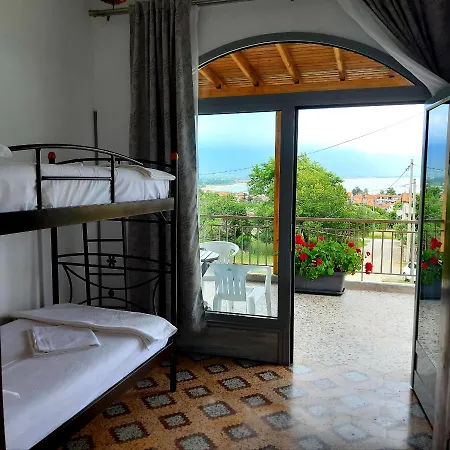 Odysseas Apartment *