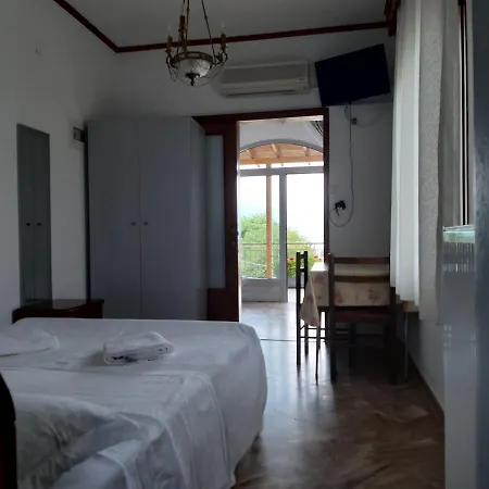 Odysseas Apartment *